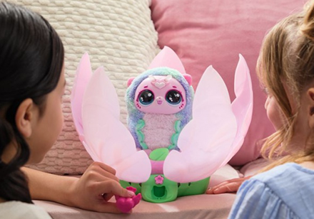 Hatchimals Yllätyssilmut - kun toukka muuttuu taianomaiseksi kissaksi siivillä