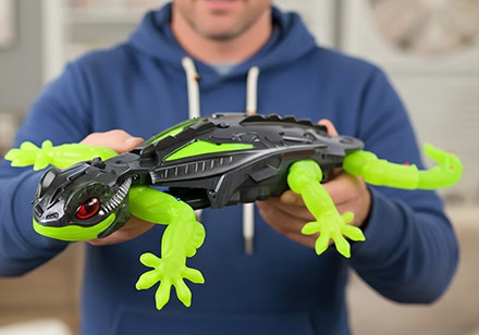 Hex Bots RC Gekko - ainutlaatuinen kauko-ohjattava lelu, joka kiipeää seinille ja katolle.