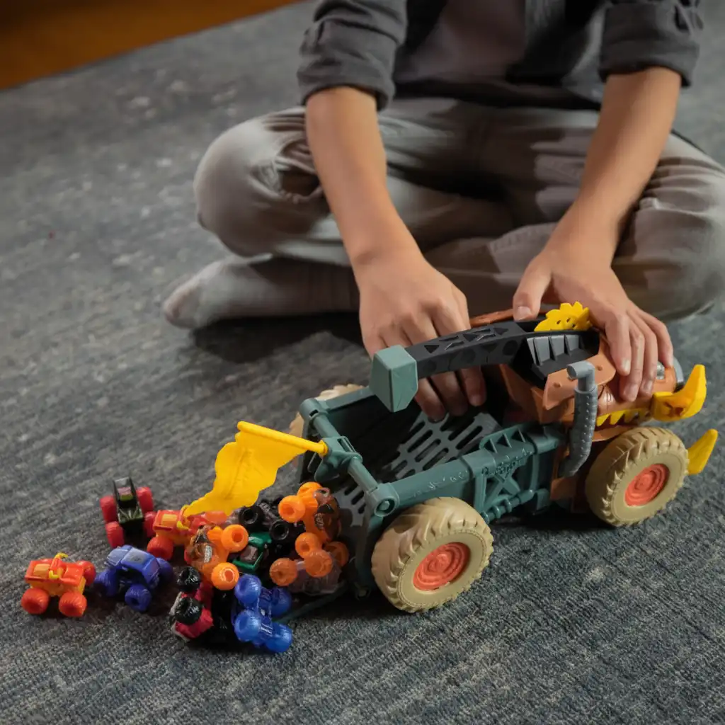Laajenna kokoelmaasi muilla yhteensopivilla Mini Jams -kuorma-autoilla.